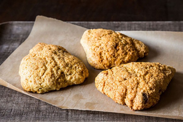 Vanilla fig scones
