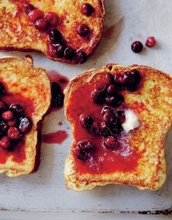 Vanilla French toast with brown sugar-cranberry sauce