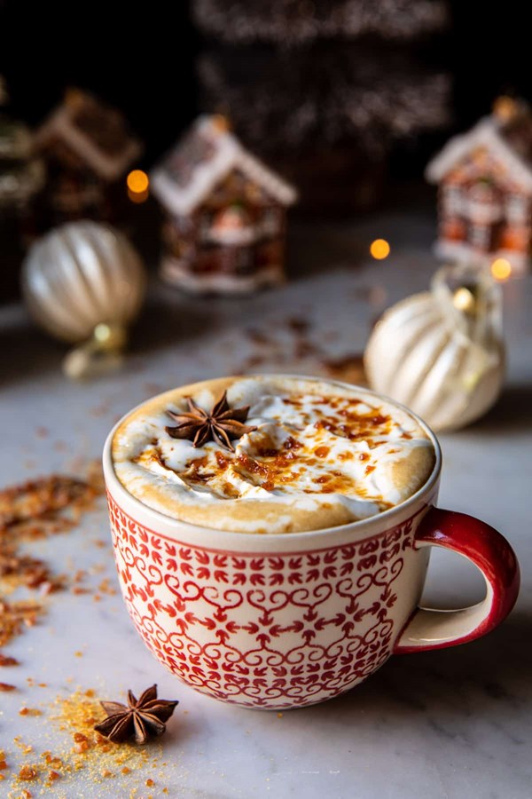 Vanilla gingerbread latte