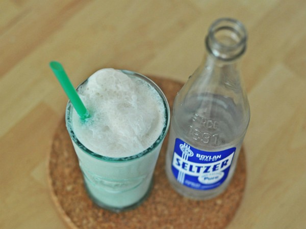 Vanilla ice cream soda