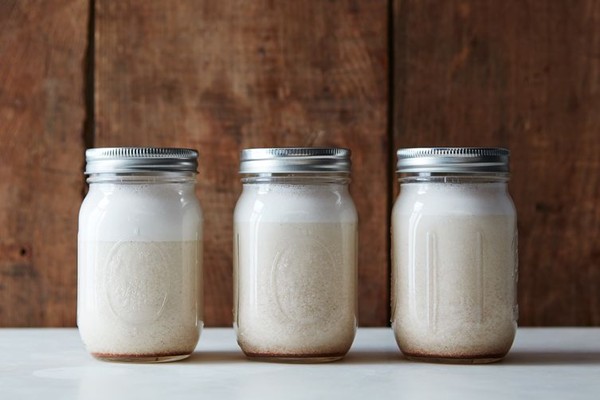 Vanilla macadamia milk
