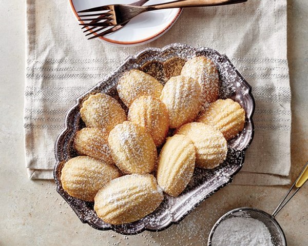Vanilla madeleines with cardamom sugar