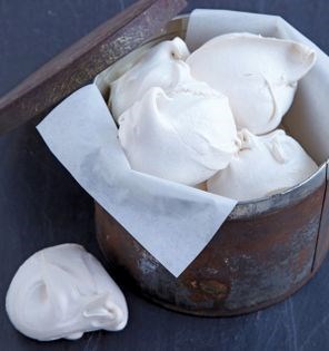 Vanilla meringues