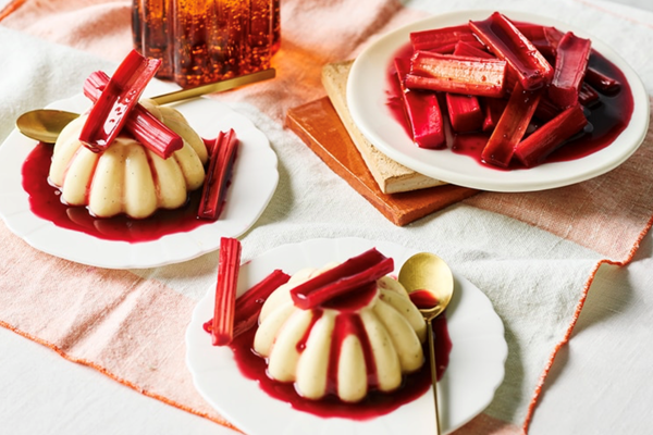 Vanilla panna cotta with baked rhubarb