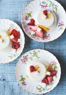 Vanilla panna cotta with caramel shards & seasonal fruits