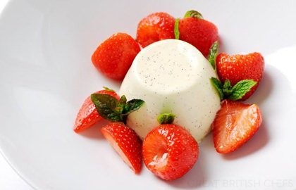 Vanilla panna cotta with strawberries and grappa