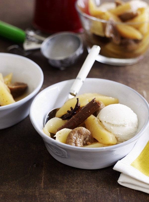 Vanilla poached pears and fig compote