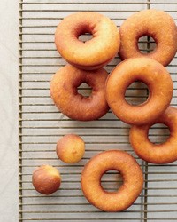 Vanilla raised doughnuts