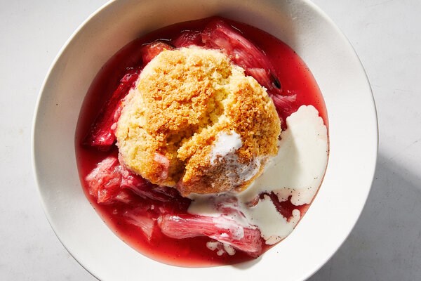 Vanilla-rhubarb cobbler