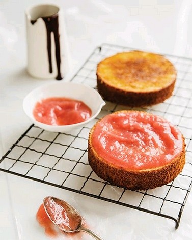 Vanilla rhubarb jam