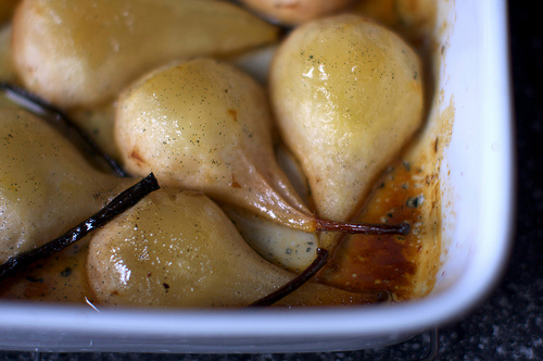 Vanilla roasted pears