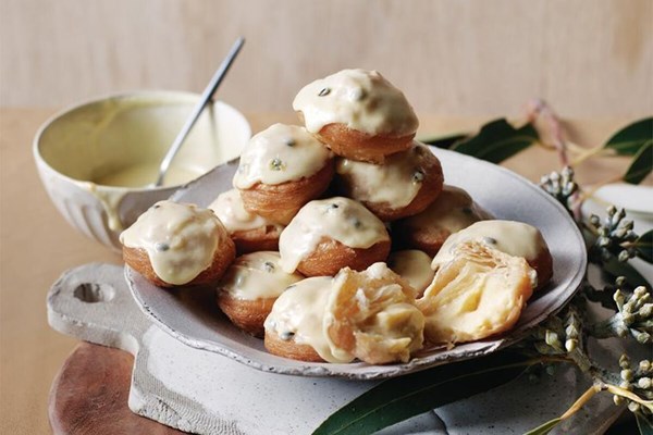 Vanilla slice doughnuts