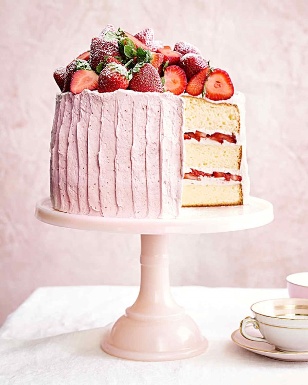 Vanilla sponge cake with strawberry-meringue buttercream