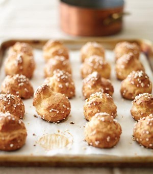 Vanilla sugar puffs (Chouquettes)