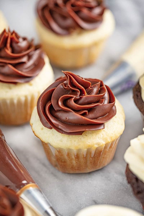Vanilla sweetened condensed milk frosting