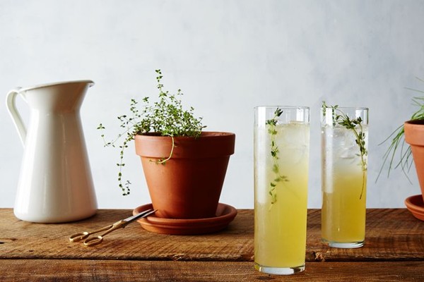 Vanilla-thyme lemonade