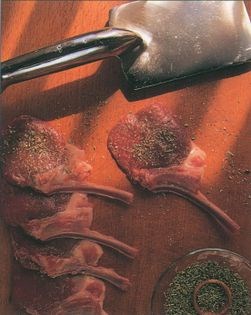 Veal chops with lemon and oregano (Kavurma dana pirzola)