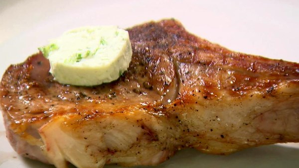 Veal chops with Roquefort butter