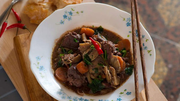 Veal in red wine (Veau au vin rouge)