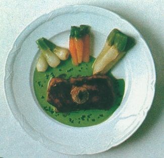 Veal steaks with chive sauce (Tournedos de veau à la crème de ciboulette)