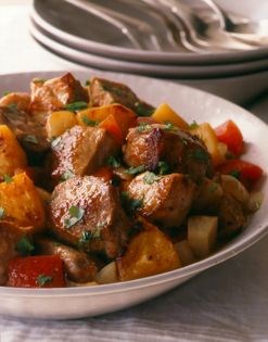 Veal stew with pineapple and tomato