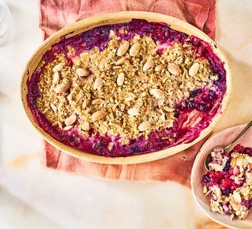 Vegan almond berry baked oats