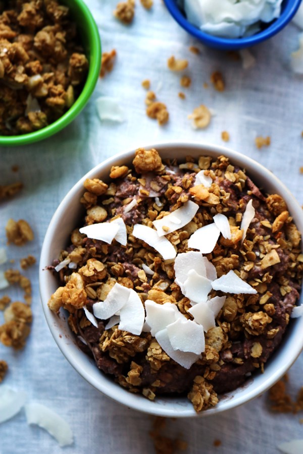Vegan Almond Joy overnight oats
