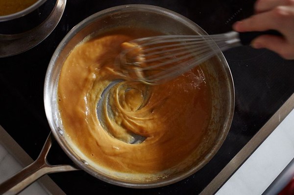 Vegan and gluten-free gravy 