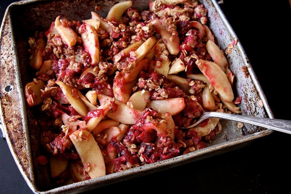 Vegan apple cranberry oatmeal bake