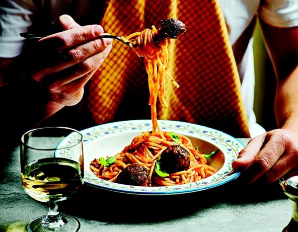 Vegan aubergine 'meatballs'