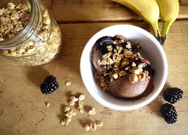 Vegan banana and chocolate 'nice' cream