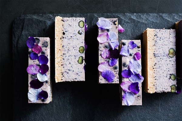 Vegan blueberry cheesecake bars
