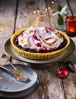 Vegan blueberry meringue pie