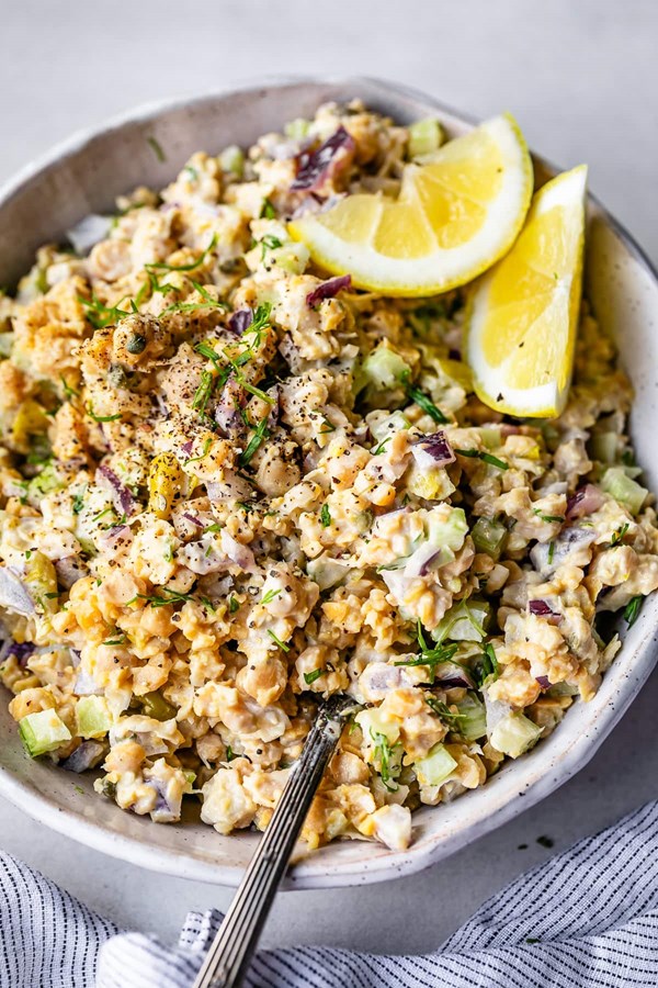 Vegan chickpea "tuna" salad