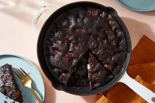 Vegan chocolate & pear olive oil cake