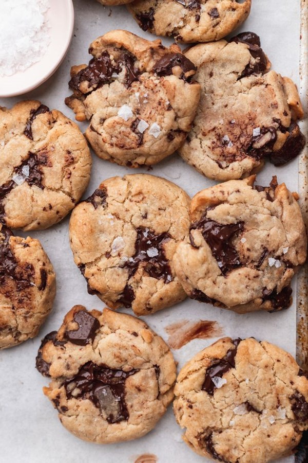 Vegan chocolate chip cookies