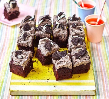 Vegan cookies & cream cake
