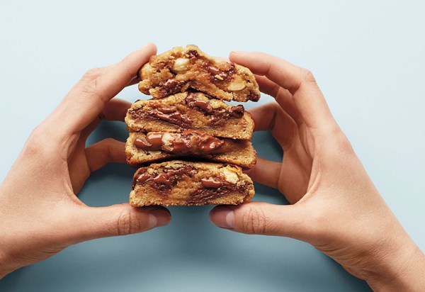 Vegan milky hazelnut & tahini cookies