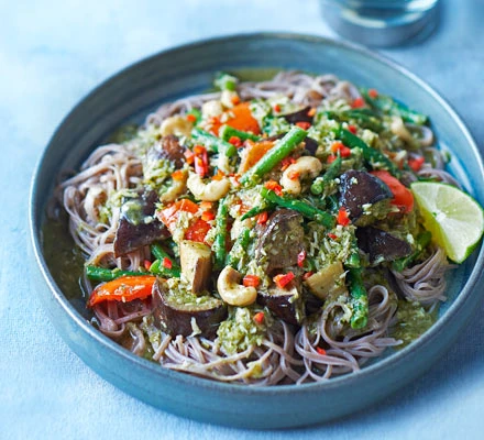 Vegan noodle curry