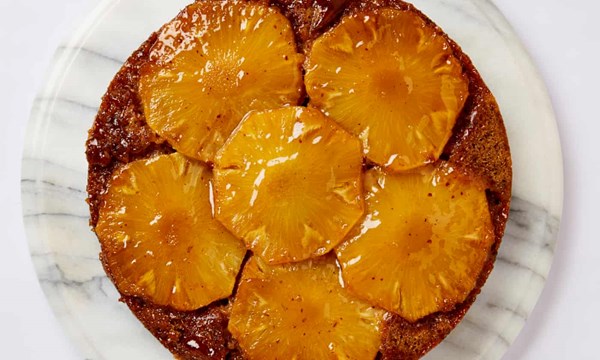 Vegan pineapple love cake