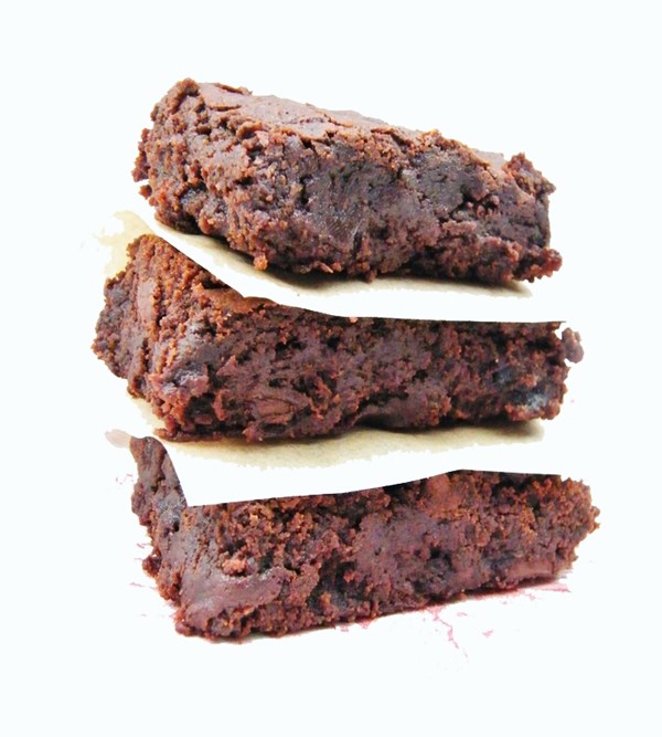 Vegan prune & chocolate fudge brownies