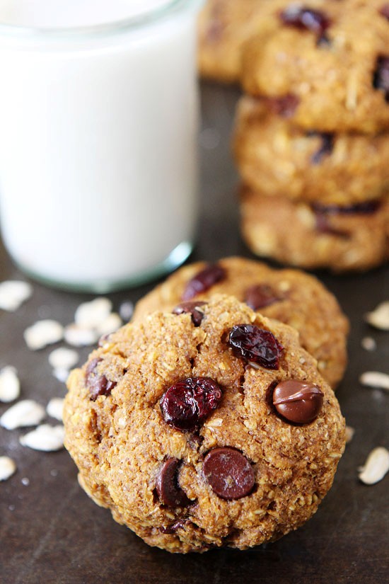 Vegan pumpkin breakfast cookies