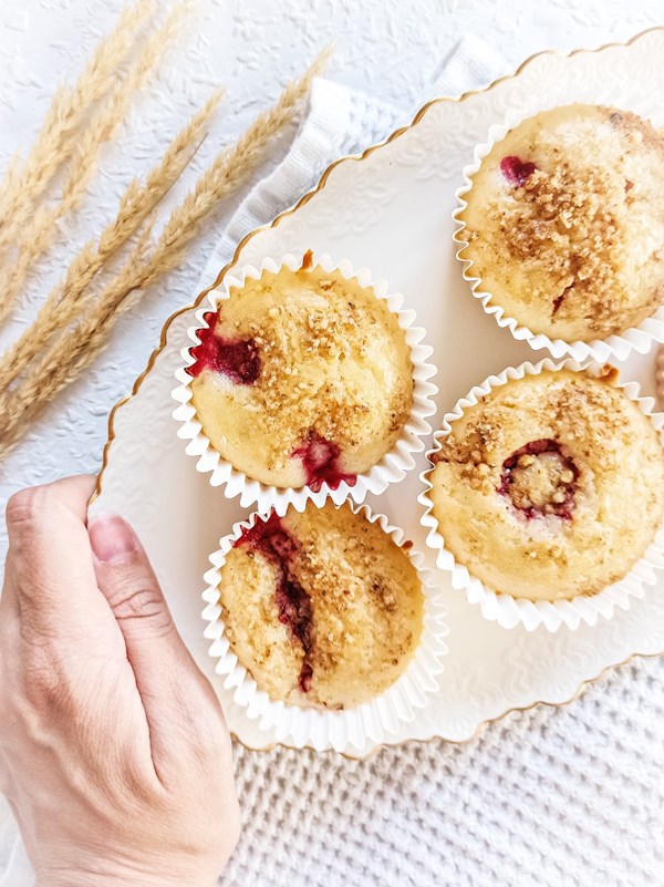 Vegan raspberry muffins