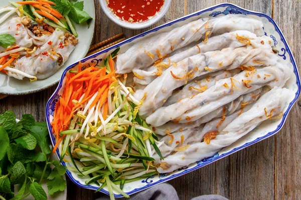 Vegan rice rolls (Banh cuon chay)