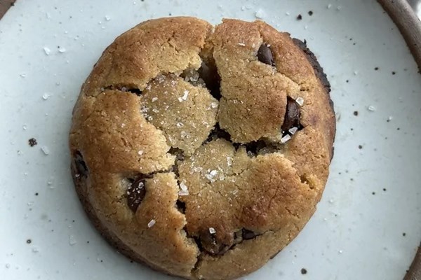 Vegan tahini & olive oil chocolate chip cookie