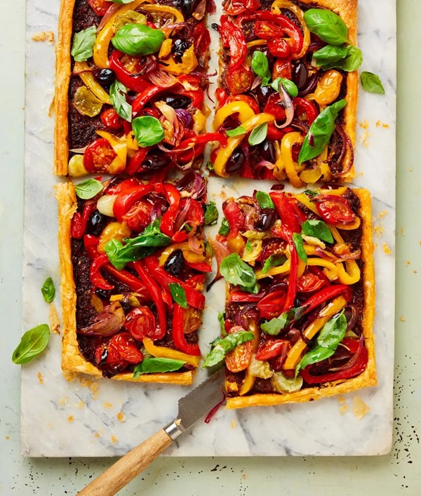 Vegan tapenade tart with peppers and tomatoes 