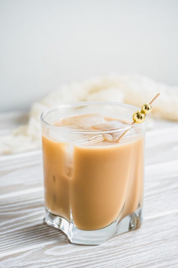 Vegan white Russian 