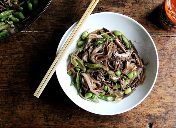 Vegetable chow mein-ish