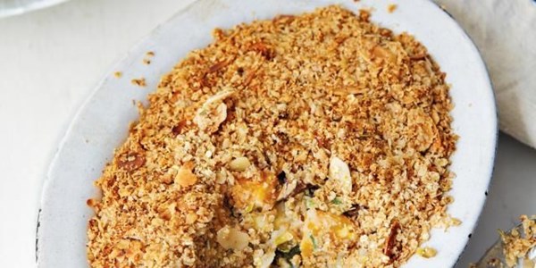 Vegetable crumble in a creamy thyme sauce