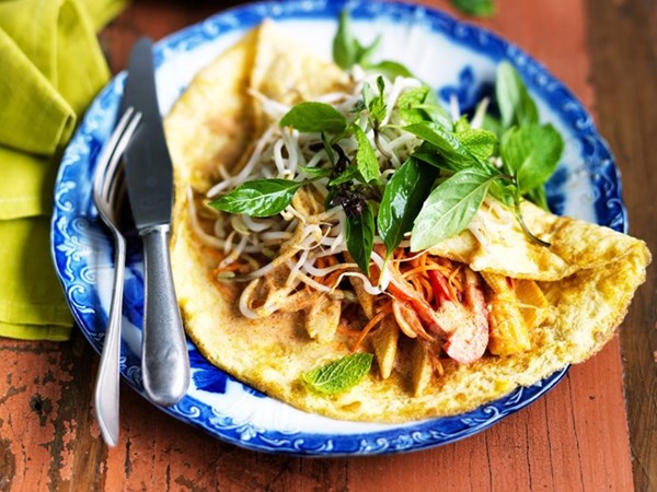 Vegetable curry omelette rolls